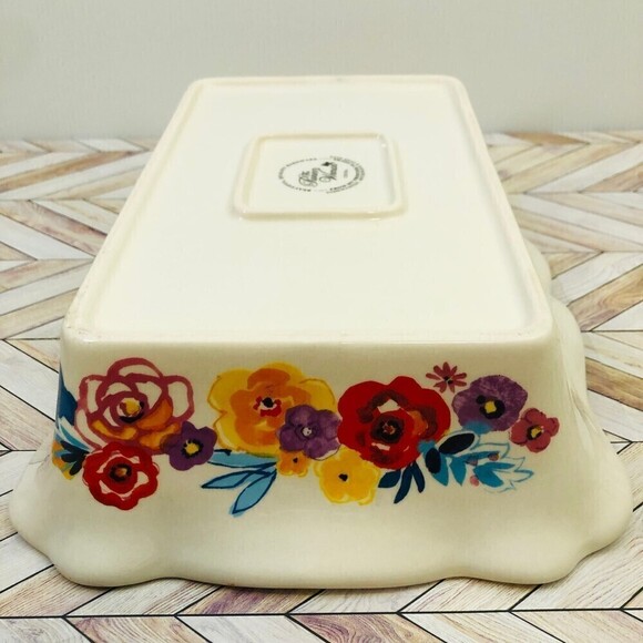 Pioneer Woman Flea Market Decorated 2.3-Quart Ruffle Top Stoneware Bakeware - Picture 7 of 7